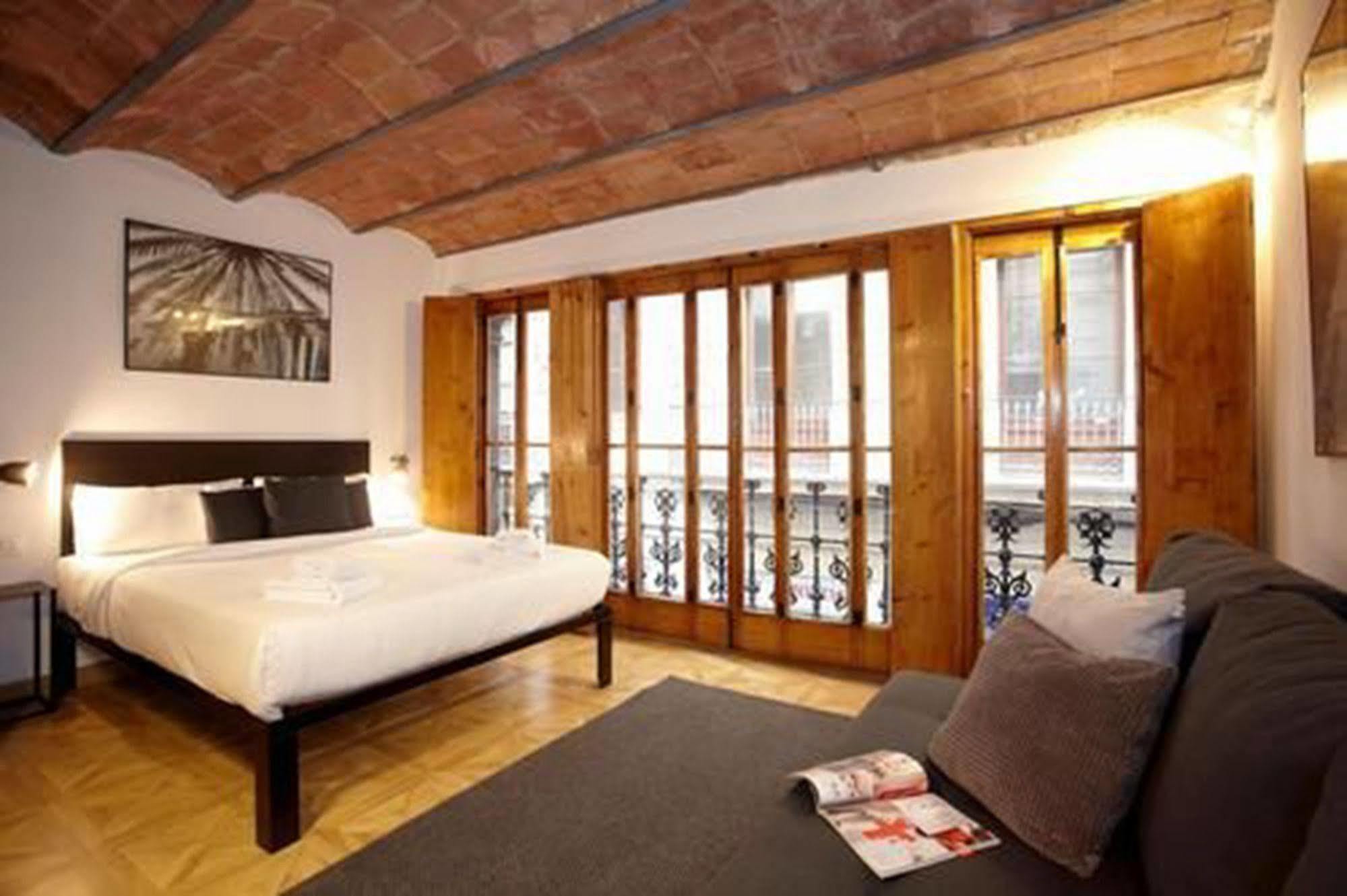 Apartamento L'Escudellers By The Streets Barcelona Exterior foto